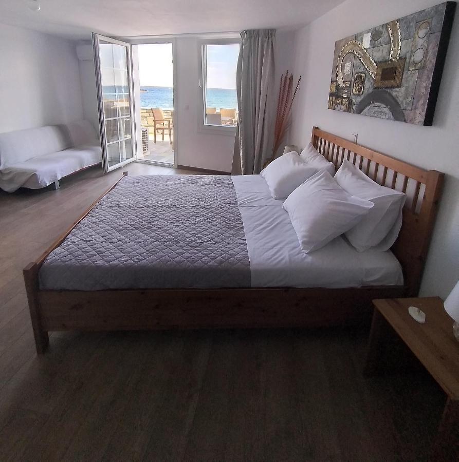 Апартаменты Albatross Seafront House Naxos City Экстерьер фото