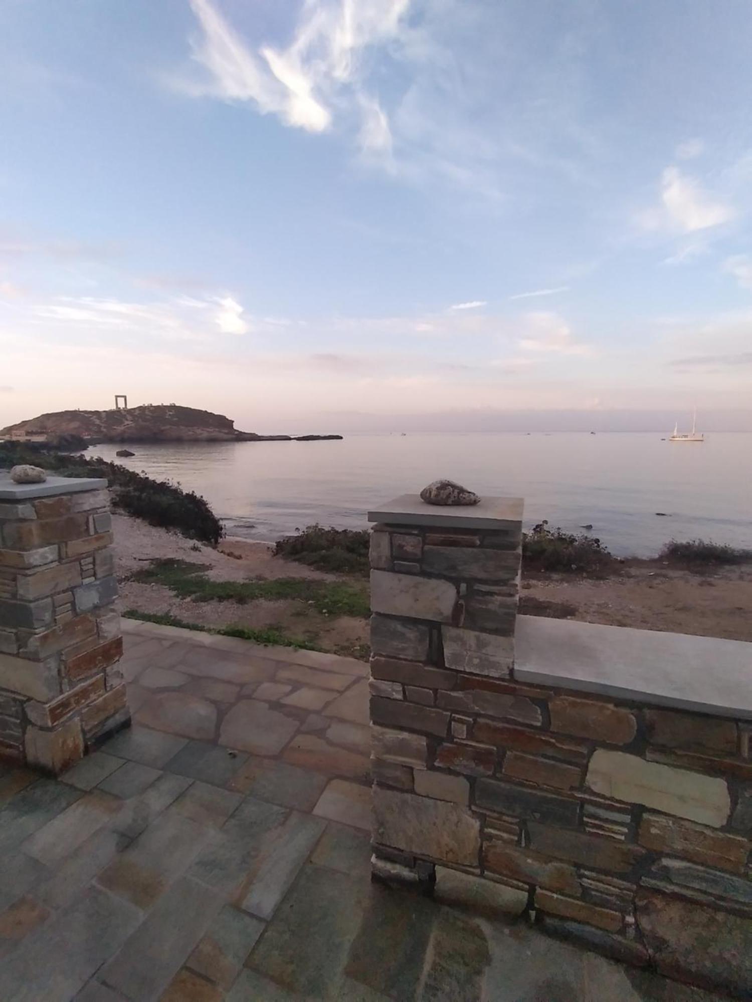 Апартаменты Albatross Seafront House Naxos City Экстерьер фото